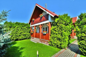 Holiday home with private garden, Wicie